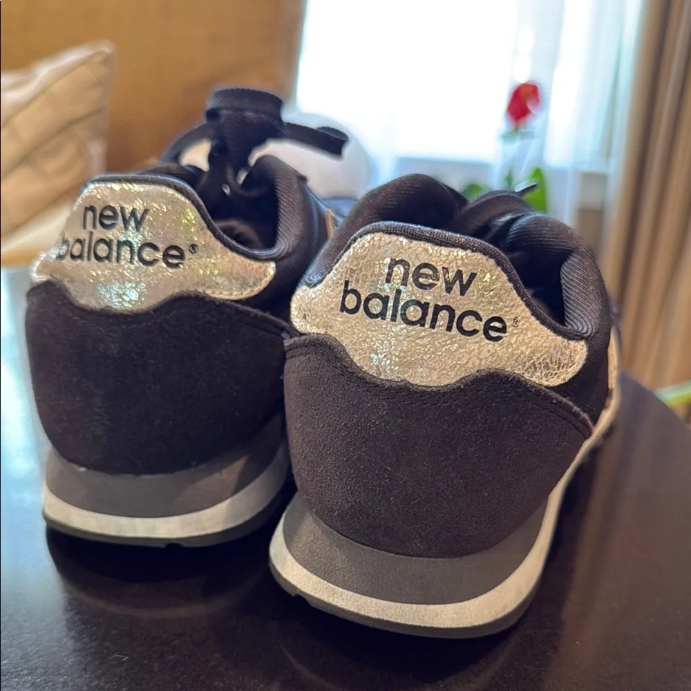 New Balance 311 Classic Women’s Black Suede Sneakers with silver N logo size 6.5